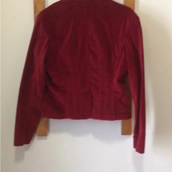 Kikit Jeans burgundy/ red jacket. Cute button detailing. - Picture 4 of 6